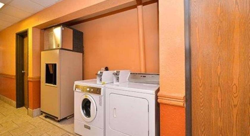 Quality Inn & Suites Grinnell Near University المظهر الخارجي الصورة